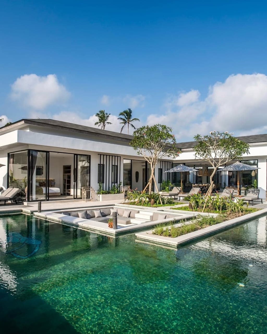 The Pearl House — view 2