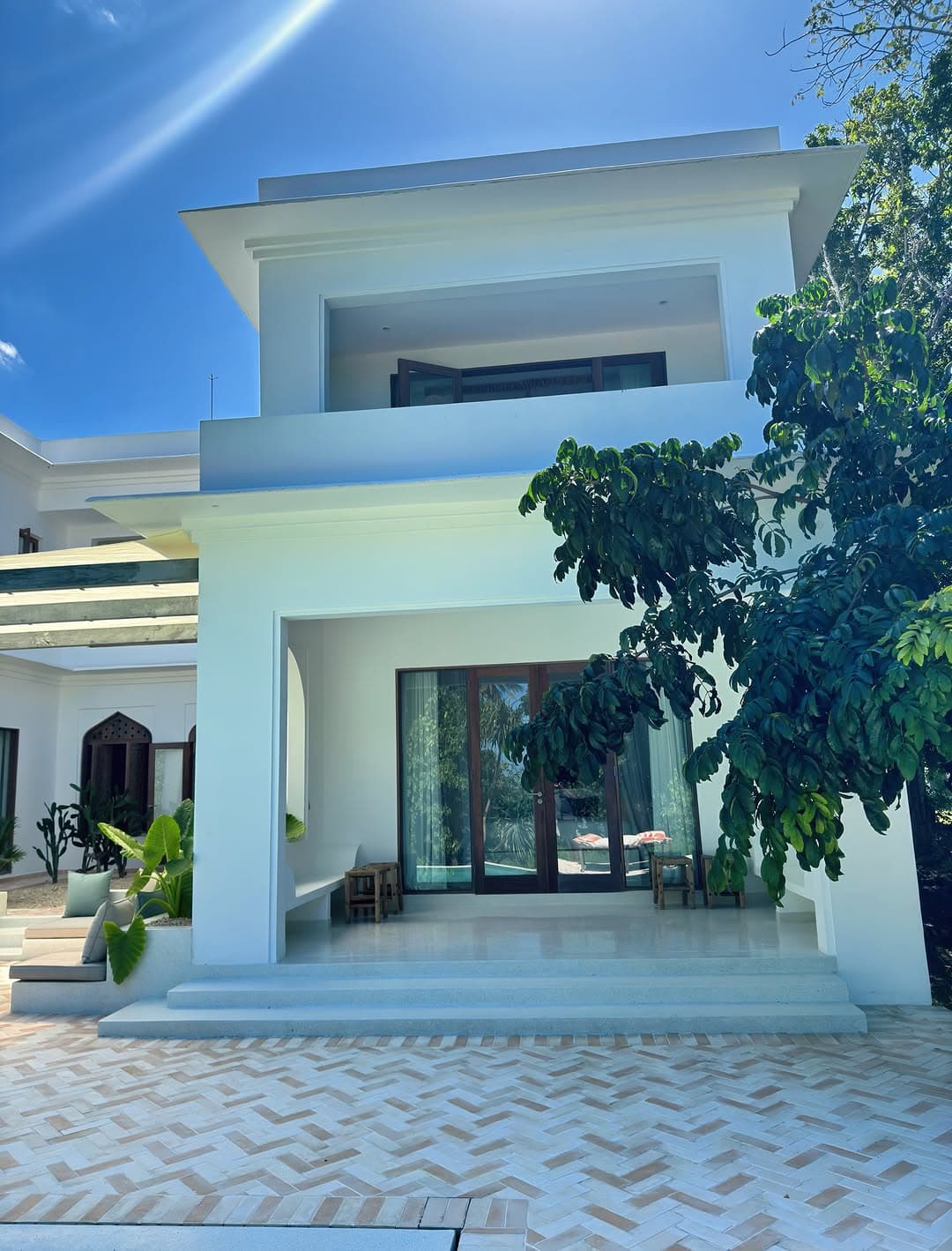 A Lobelia Pearl villa courtyard